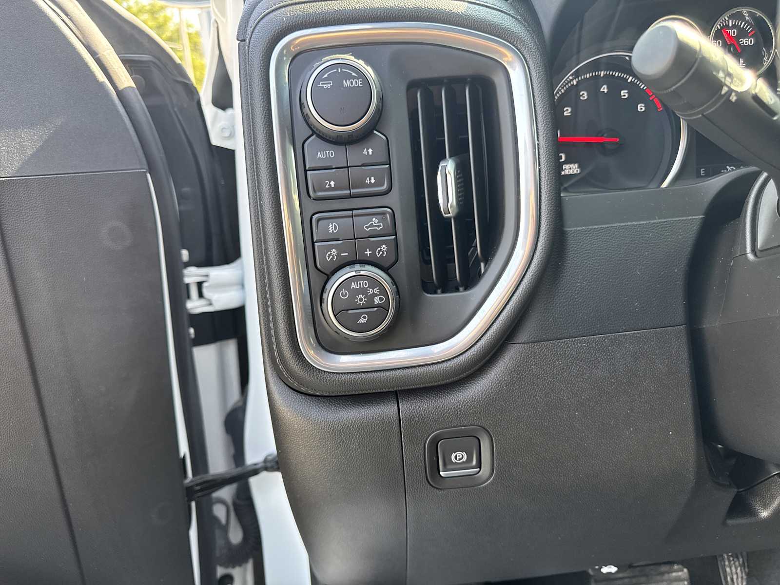 2022 Chevrolet Silverado 1500 LT Trail Boss photo 18