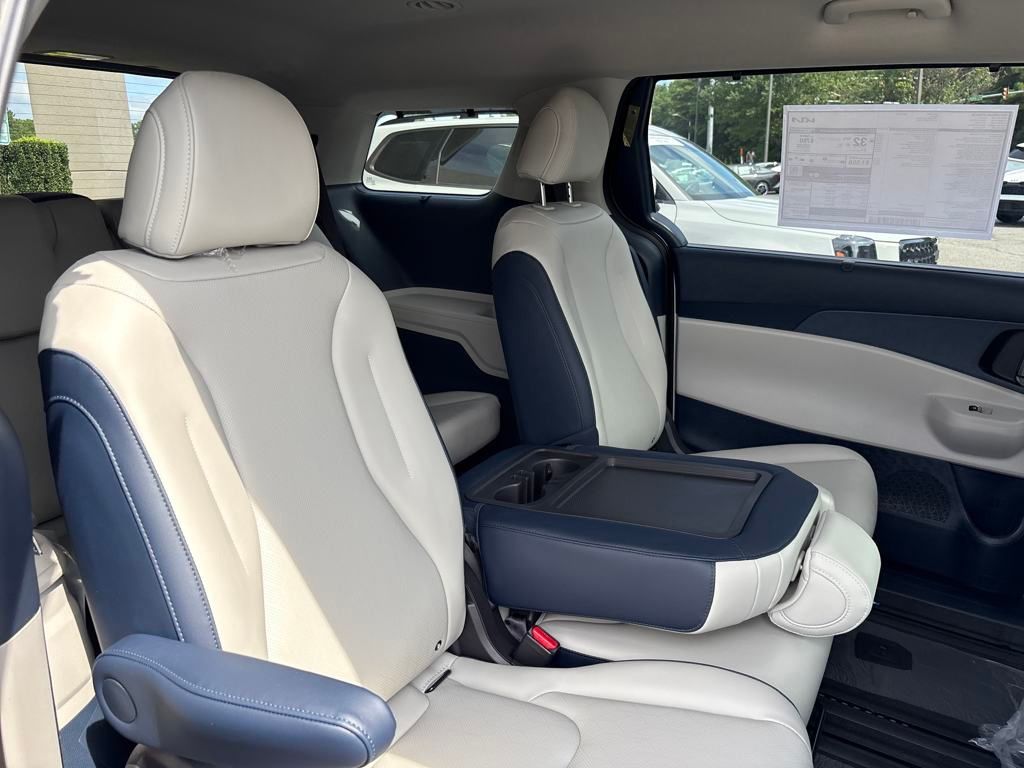 2026 Kia Carnival EX photo 29