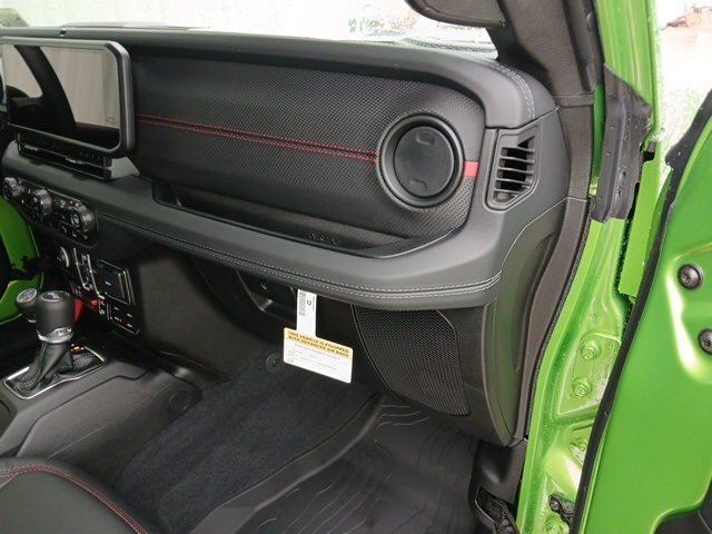 2025 Jeep Wrangler Rubicon X photo 26