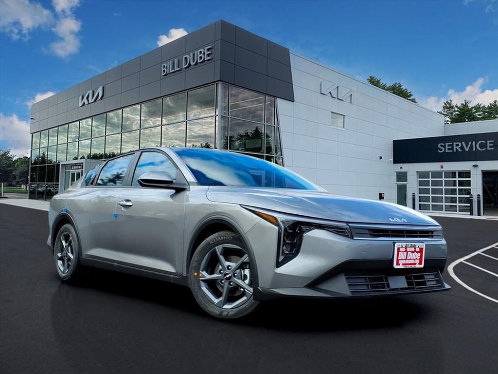 2025 Kia K4 LXS's photo