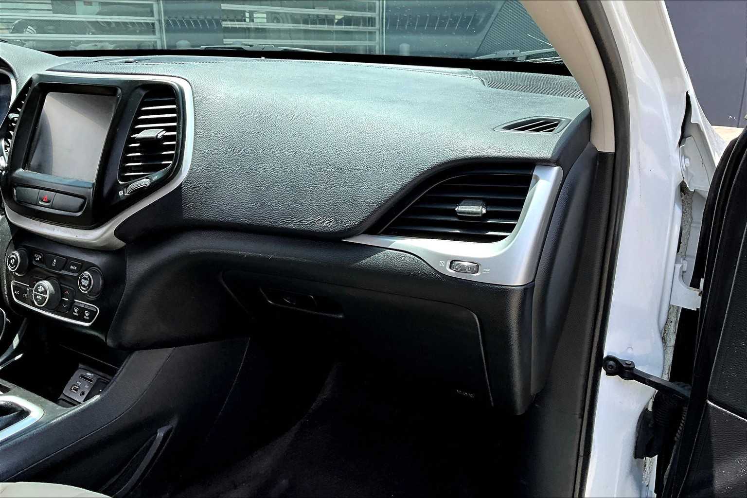 2017 Jeep Cherokee Latitude photo 16