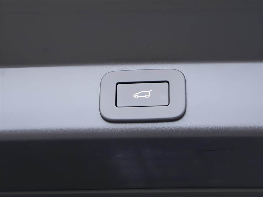 2025 Land Rover Range Rover Sport SE photo 15