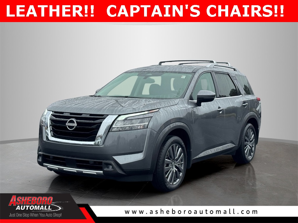 2022 Nissan Pathfinder SL's photo