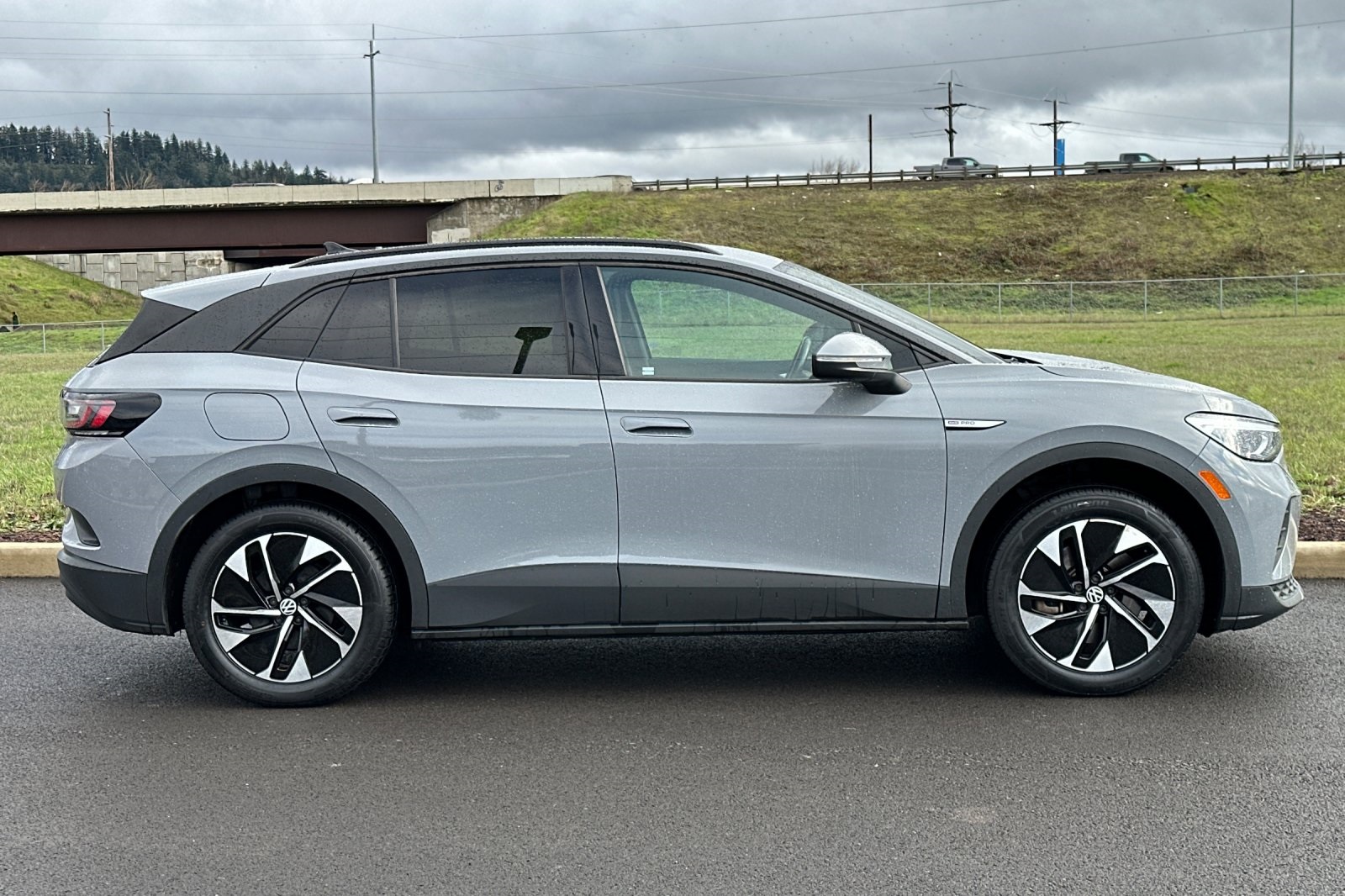 Used 2021 Volkswagen ID.4 PRO with VIN WVGJNPE26MP061032 for sale in Eugene, OR