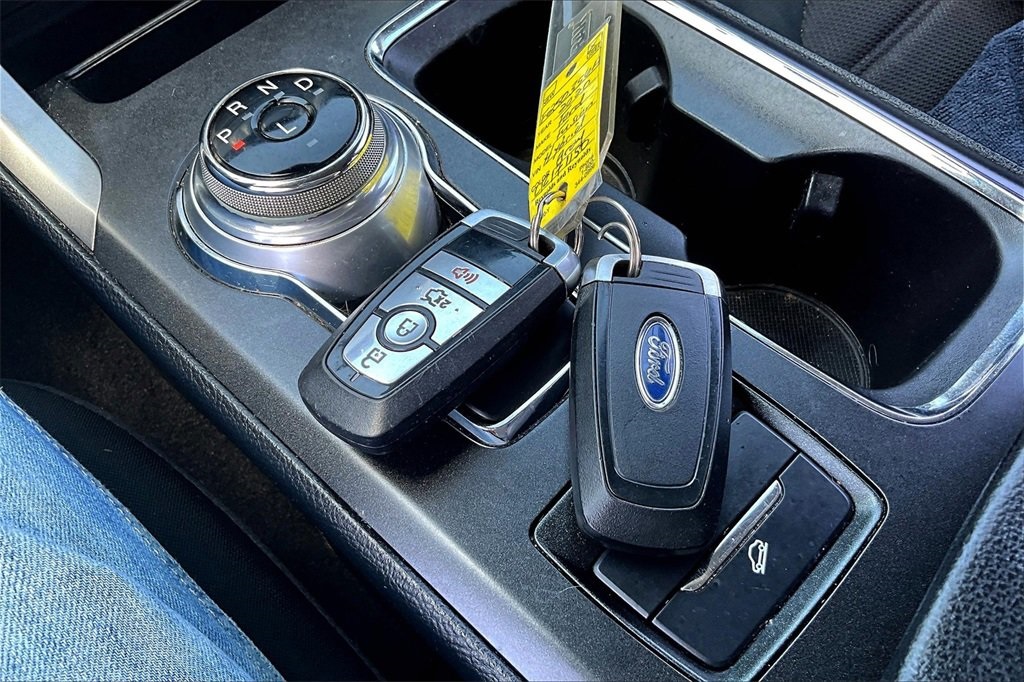 2020 Ford Fusion Hybrid SE photo 11