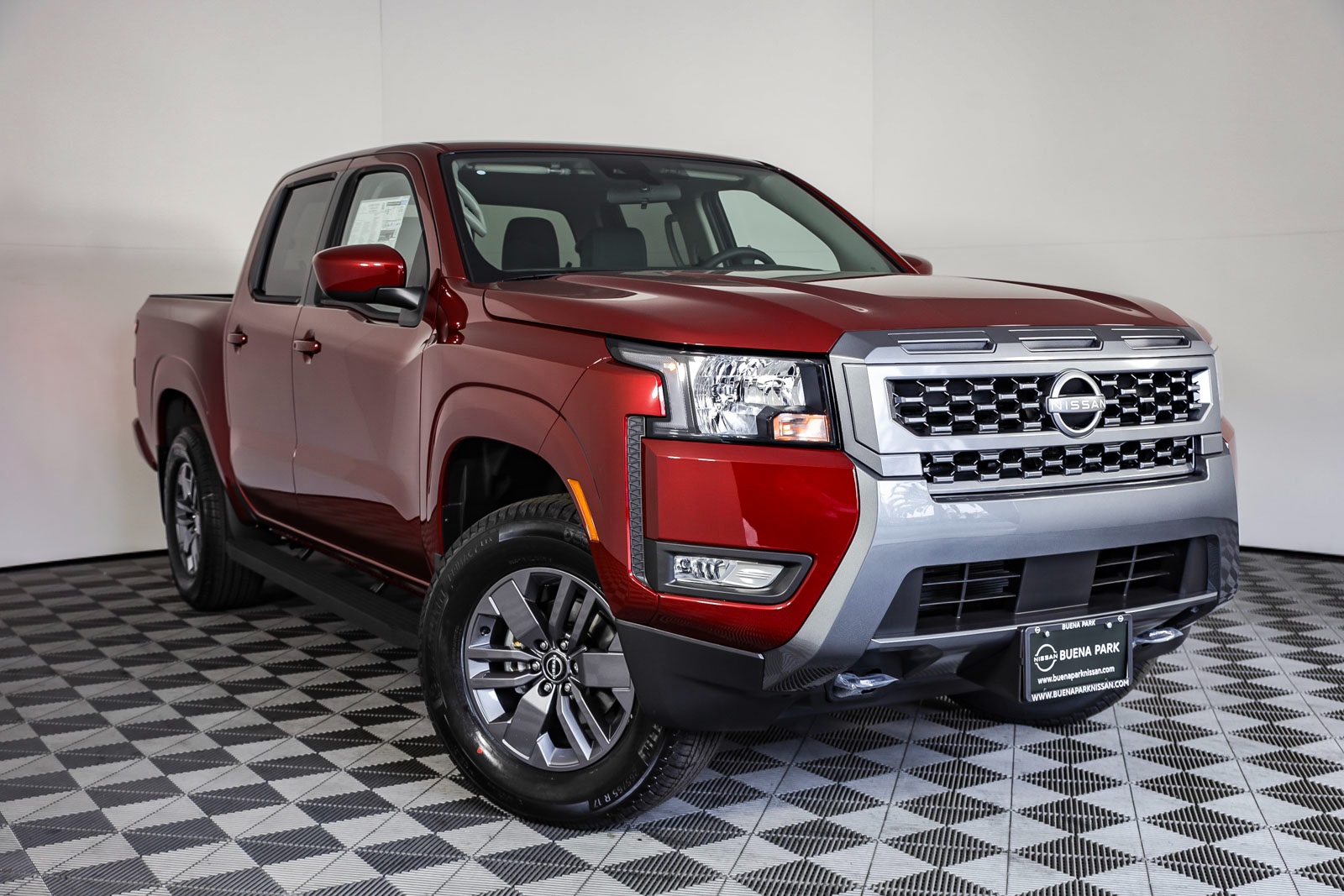 2025 Nissan Frontier SV's photo