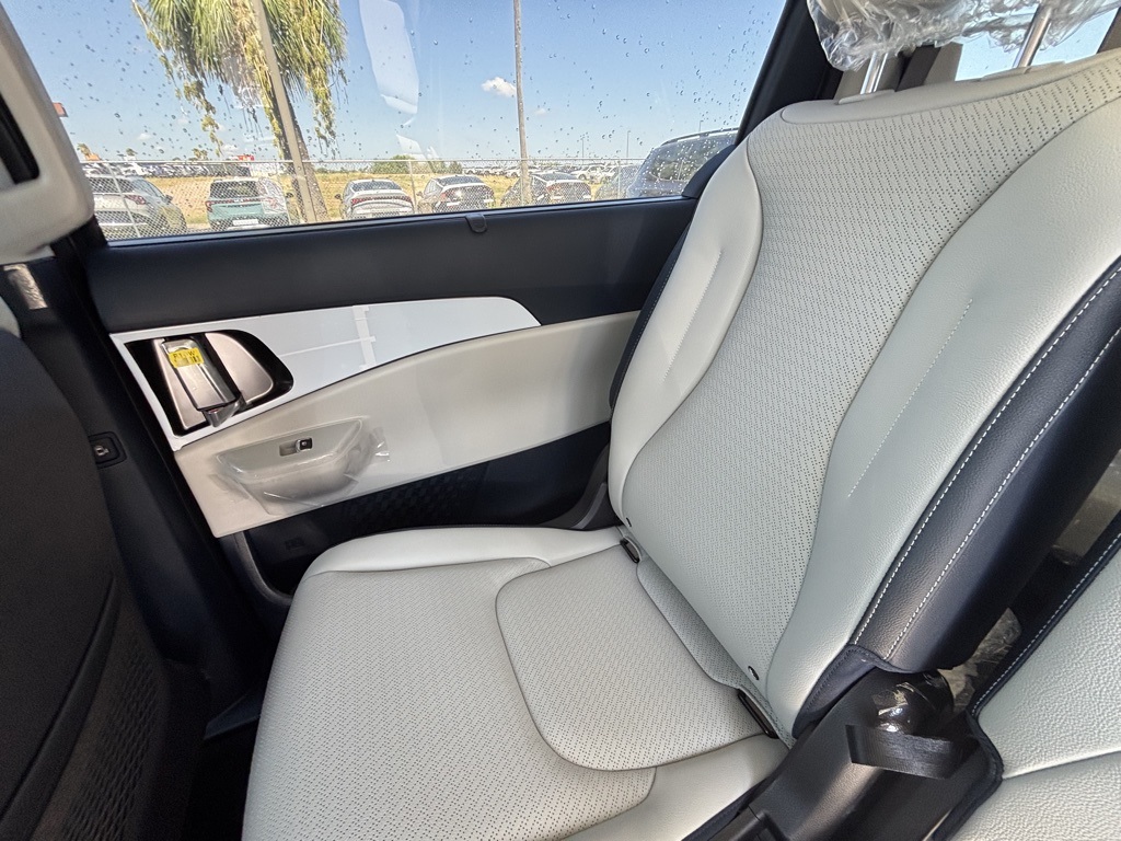 2026 Kia Carnival SX Prestige photo 17