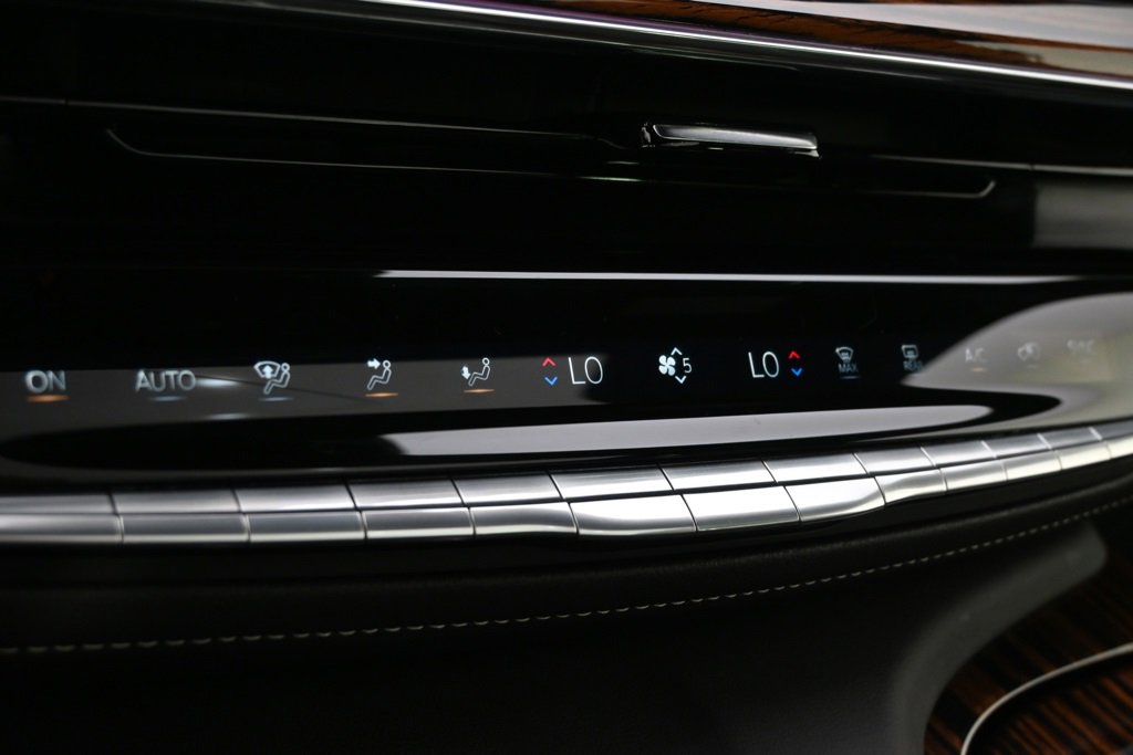 2024 Cadillac Escalade ESV Premium Luxury photo 30