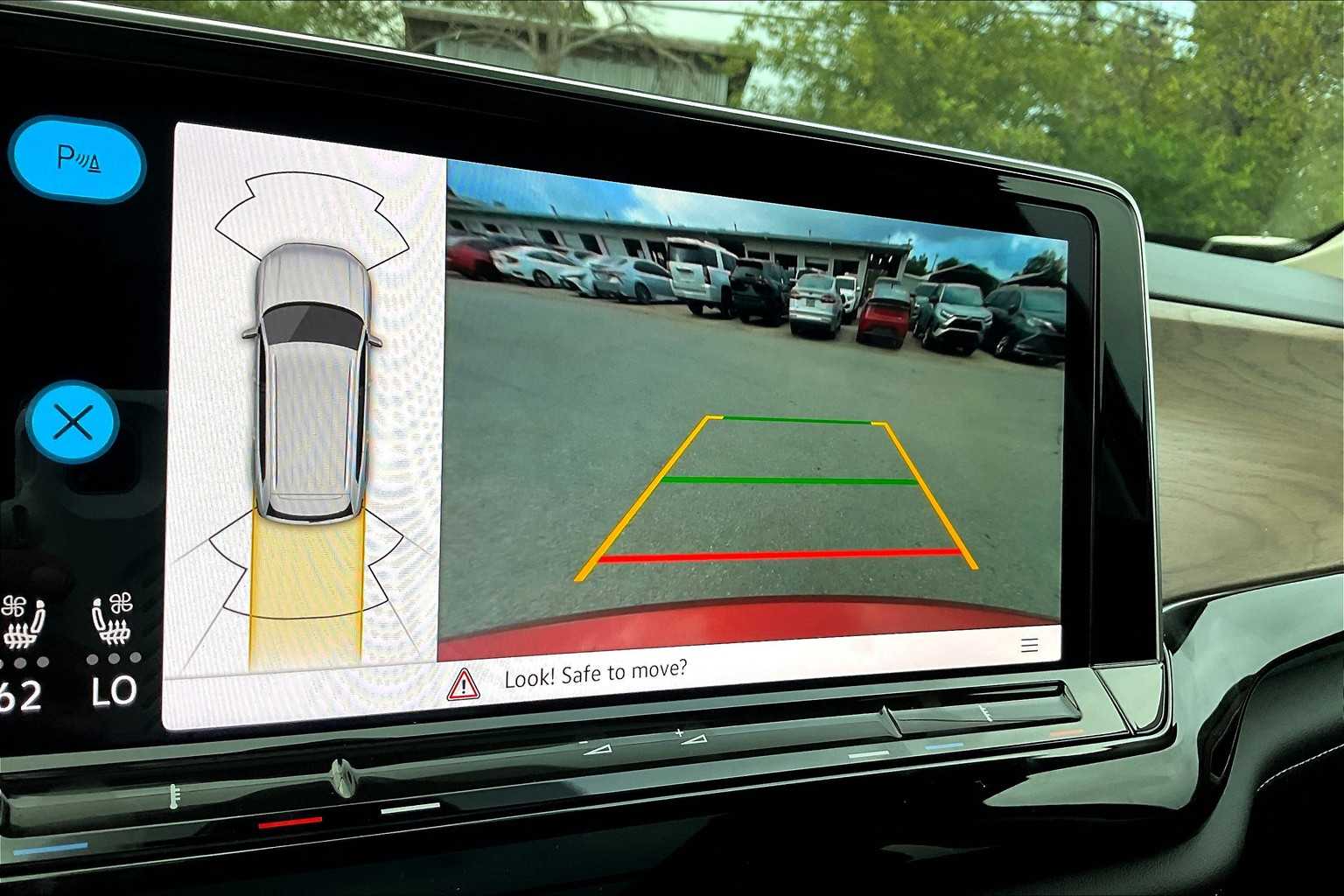 2024 Volkswagen Atlas SE Technology photo 26