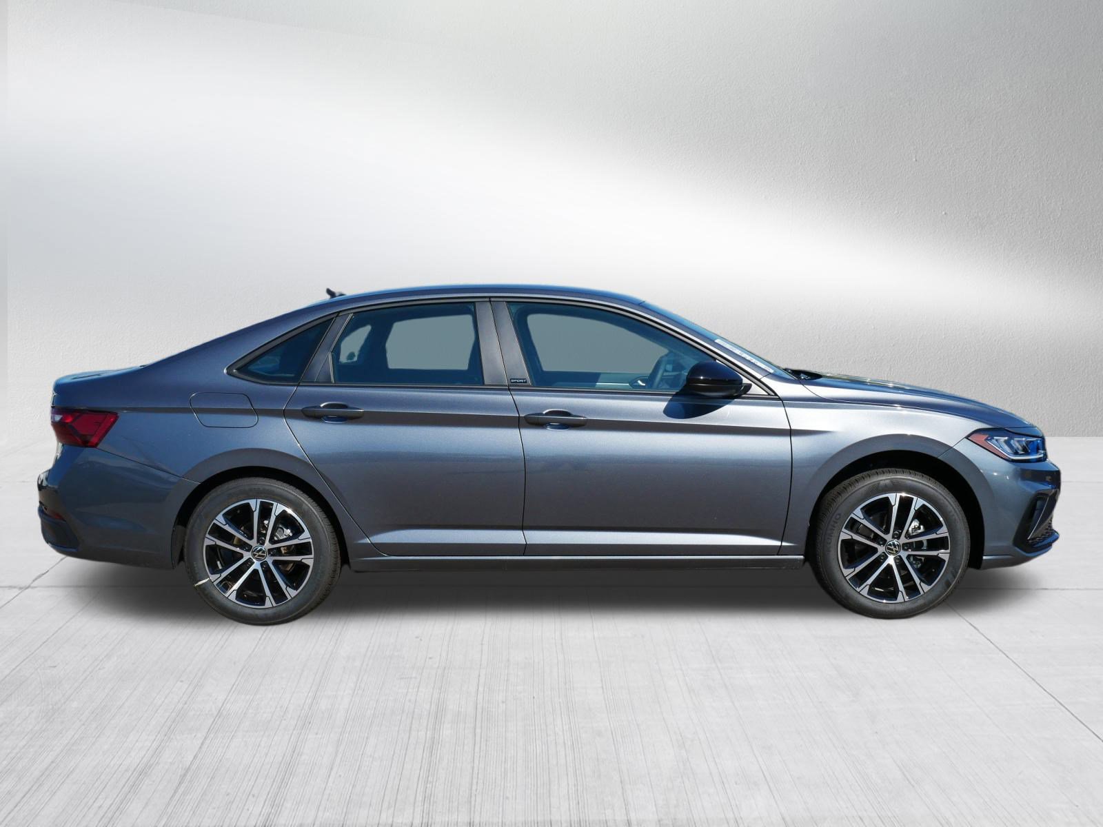 2025 Volkswagen Jetta Sport photo 2