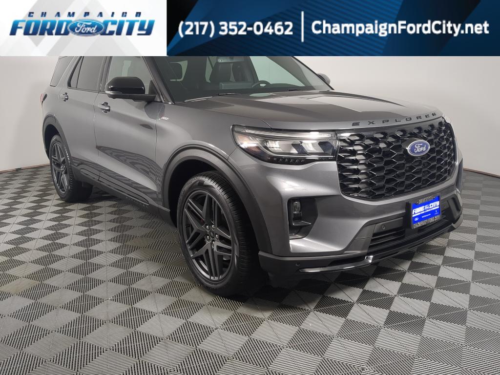 2025 Ford Explorer ST-LINE's photo