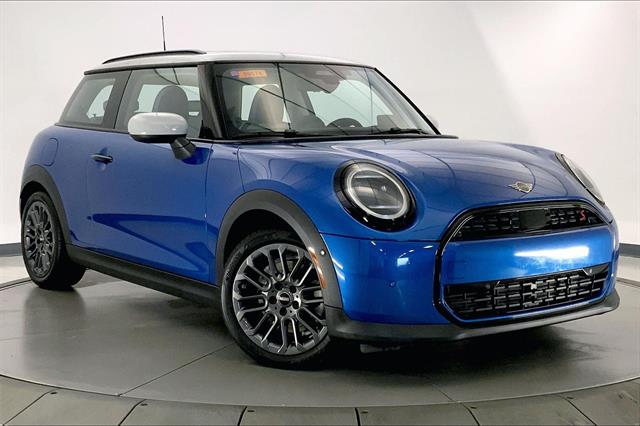 2025 MINI Hardtop 2 Door S's photo