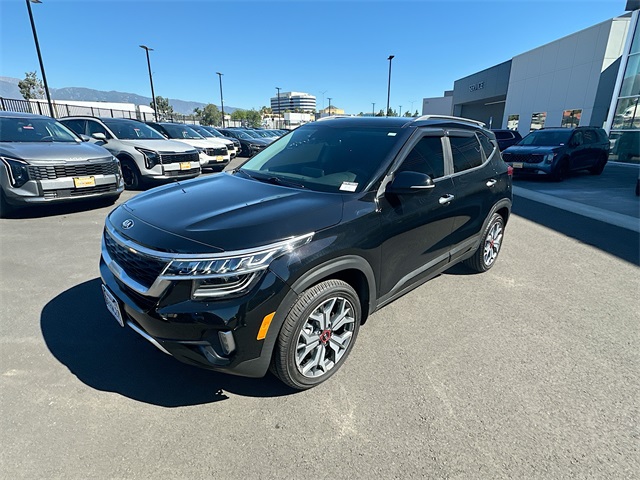 2021 Kia Seltos SX photo 3