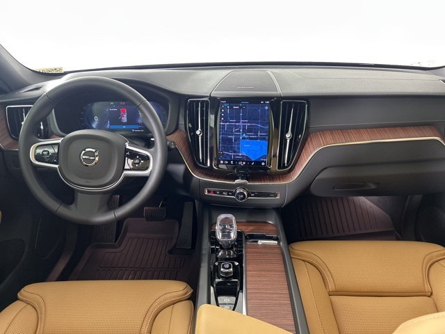2025 Volvo XC60 B5 photo 37