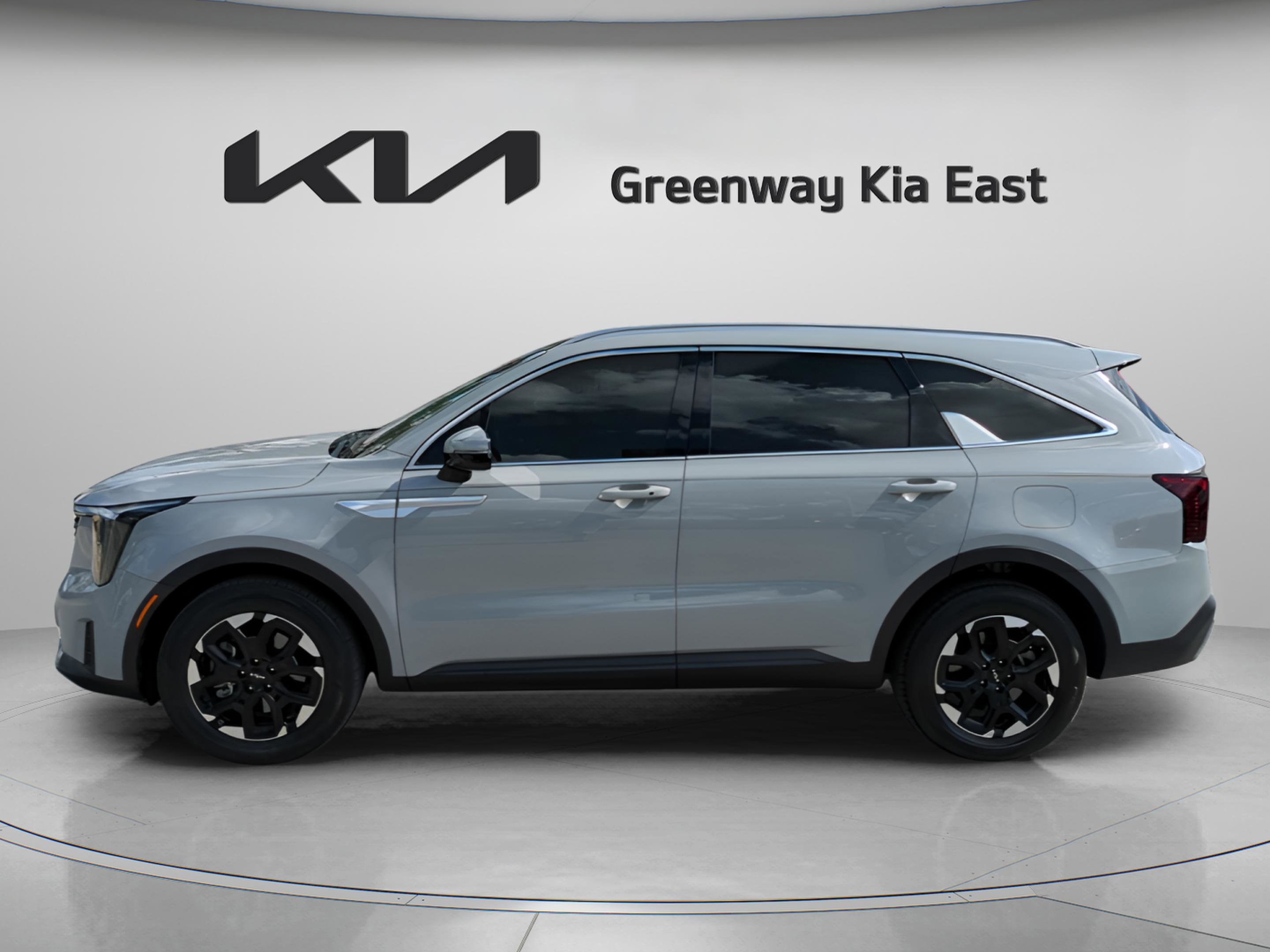 2024 Kia Sorento S photo 3