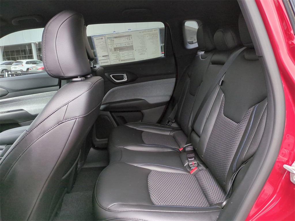 2025 Jeep Compass Latitude photo 13