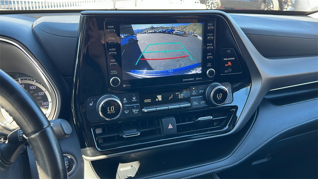 2022 Toyota Highlander XLE photo 18