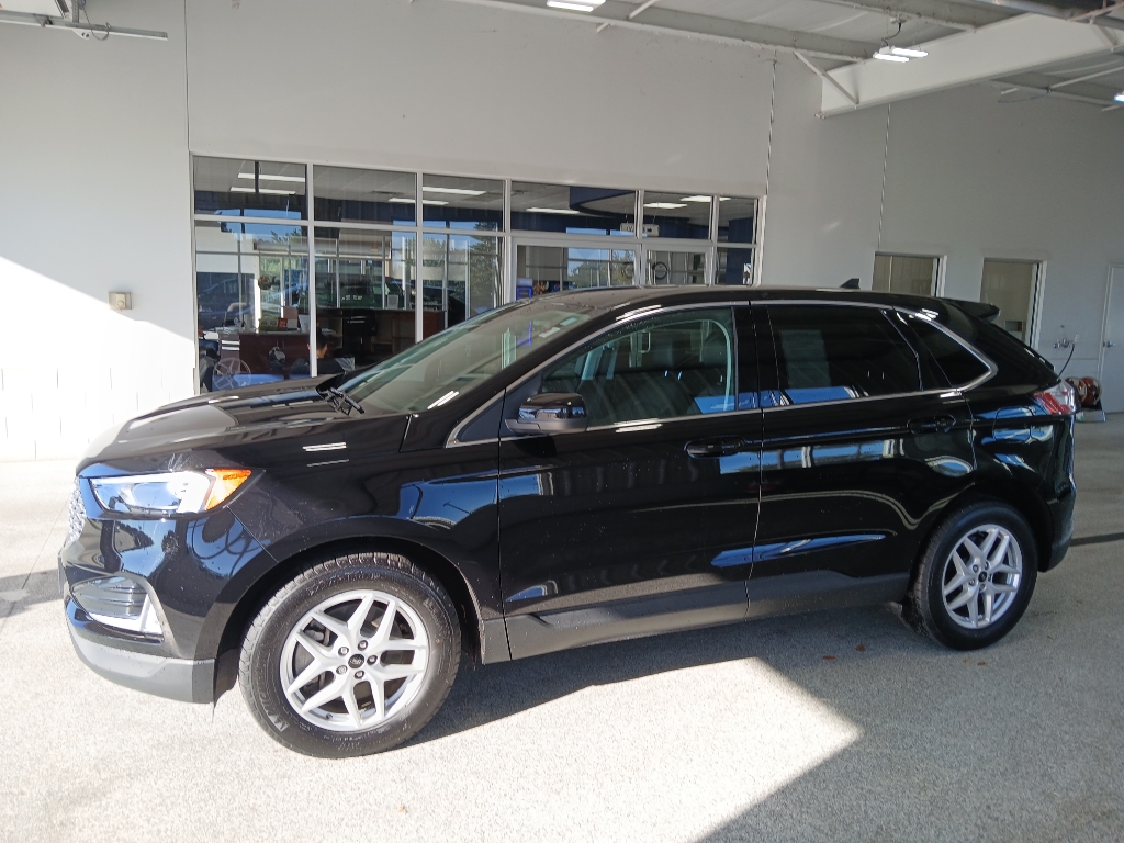 2023 Ford Edge SEL photo 5
