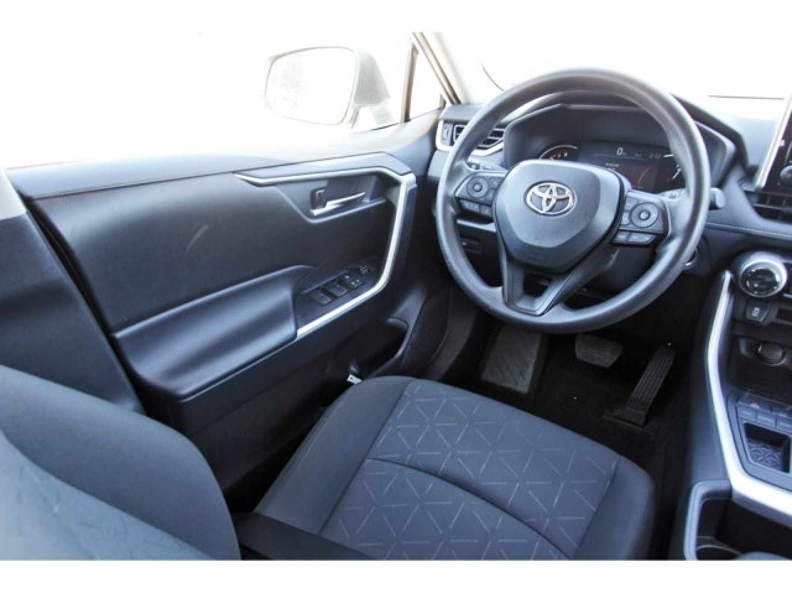 2024 Toyota RAV4 XLE White at TX Auto Group