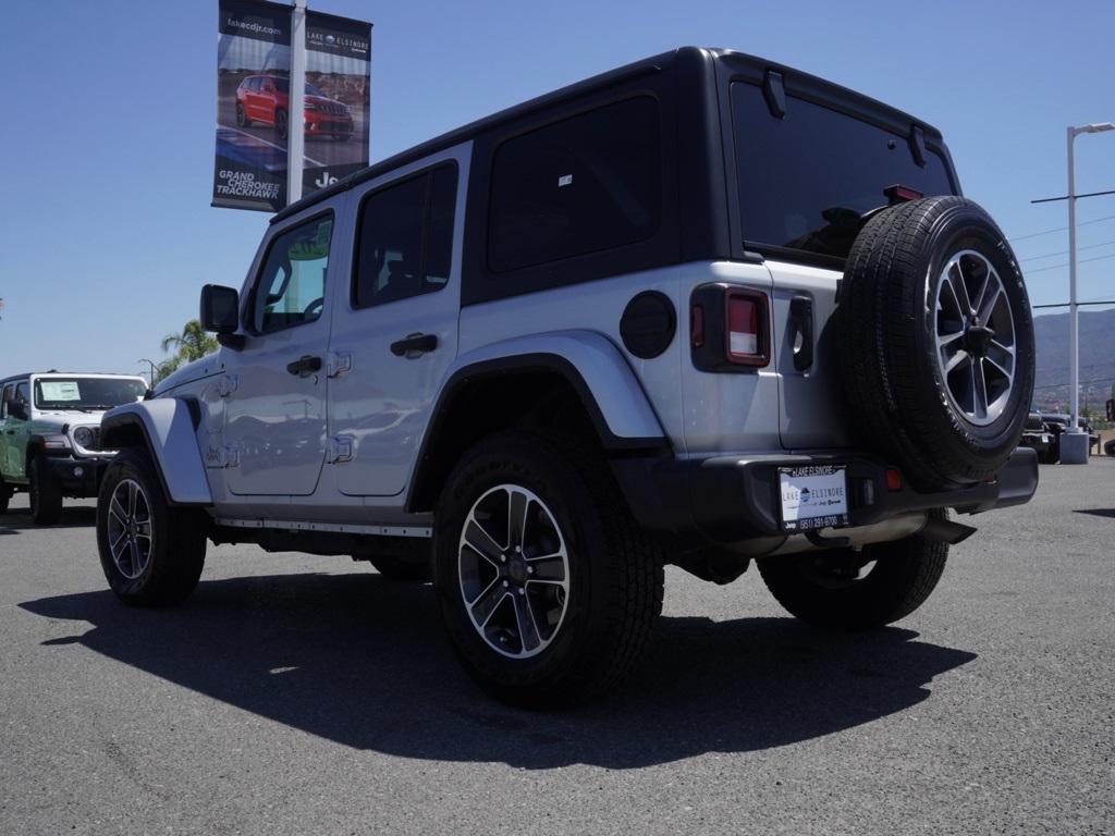 2023 Jeep Wrangler Sahara photo 6
