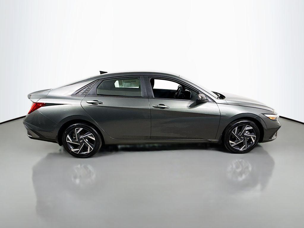 2025 Hyundai Elantra Hybrid SEL Sport photo 8