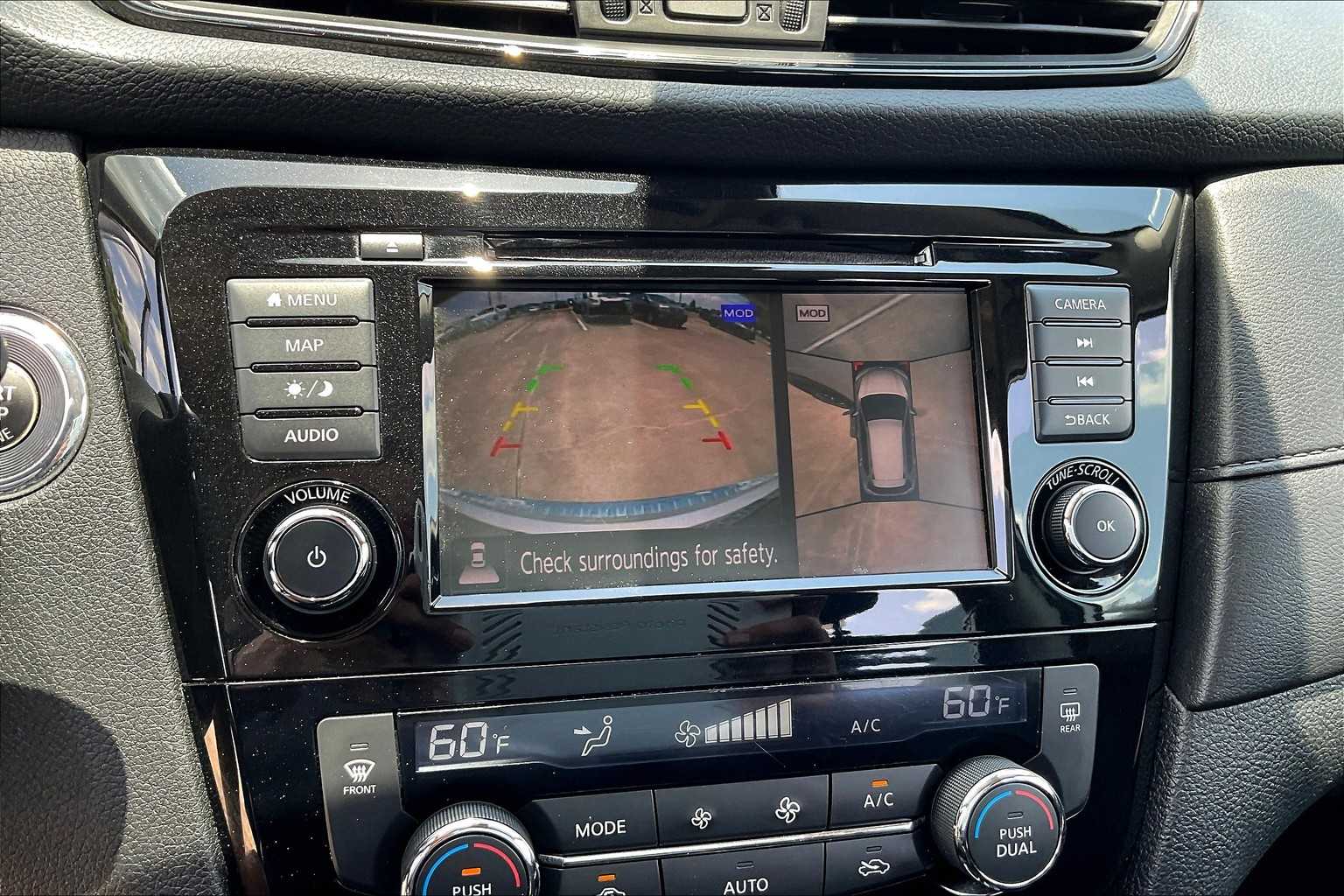 2019 Nissan Rogue SV photo 25