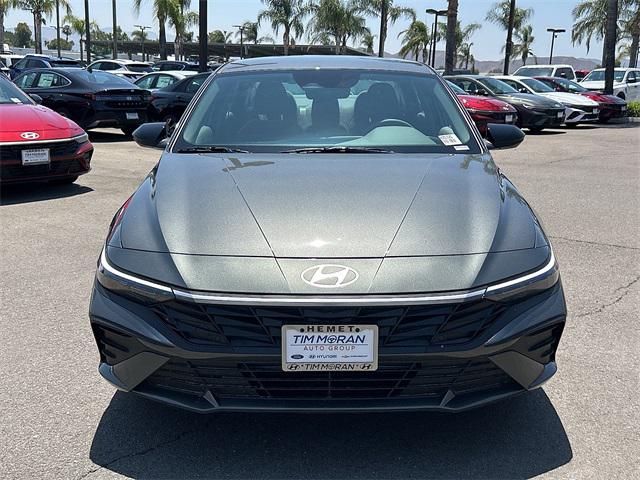 2025 Hyundai Elantra SEL Sport photo 19