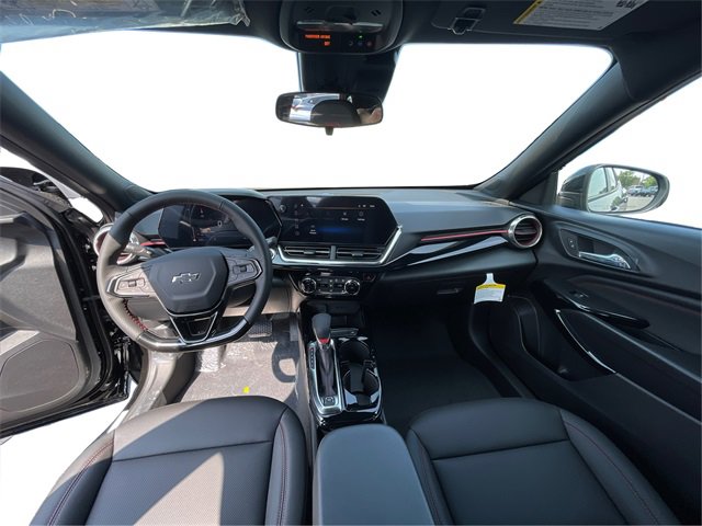 2025 Chevrolet Trax photo 17