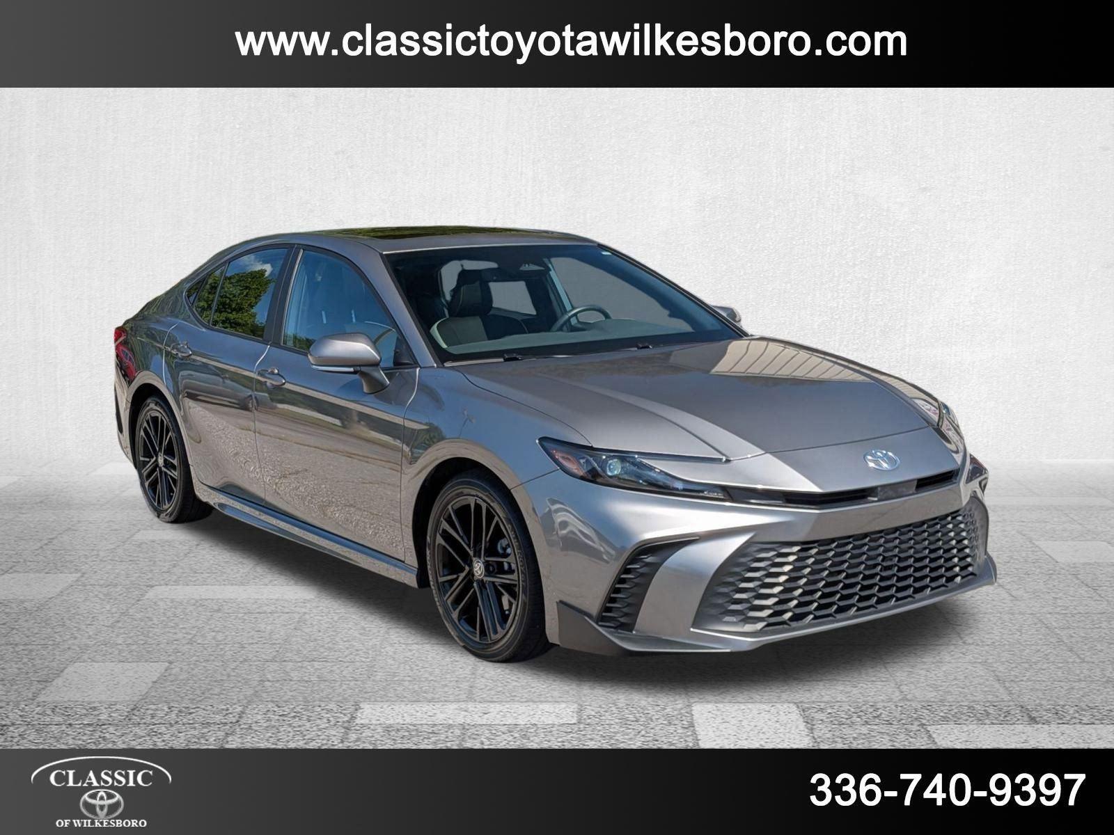 2025 Toyota Camry SE photo 3