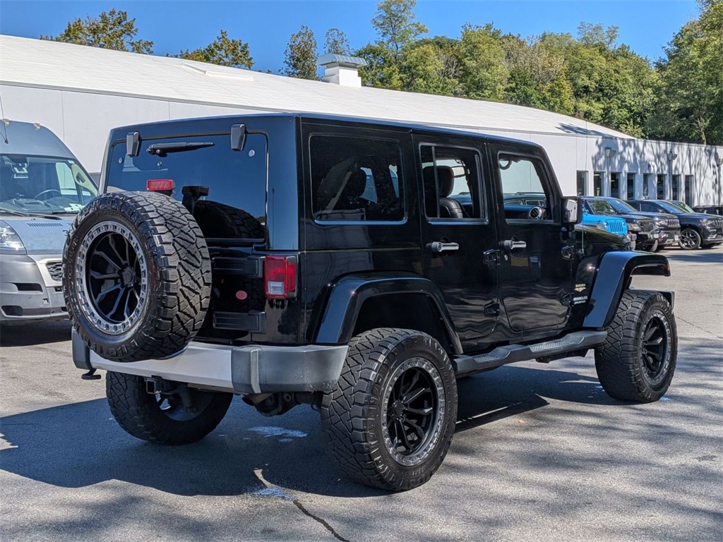 2014 Jeep Wrangler Unlimited Sahara photo 3