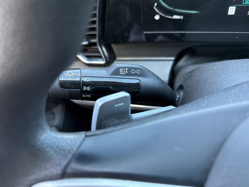 2023 Kia Sportage Hybrid LX photo 13