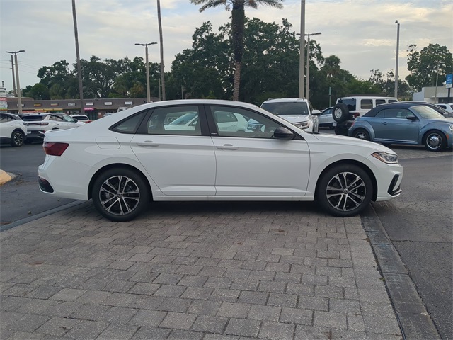 2025 Volkswagen Jetta 1.5T Sport photo 3