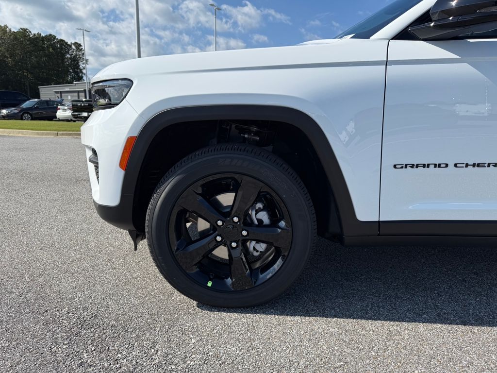 2025 Jeep Grand Cherokee Altitude photo 24