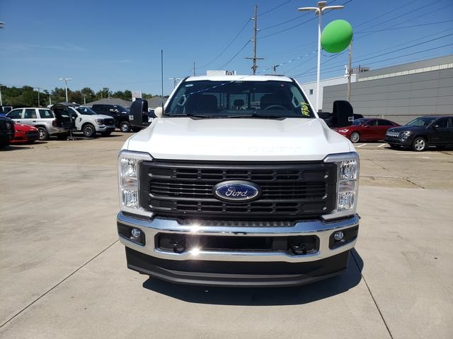 2026 Ford F-350 photo 3