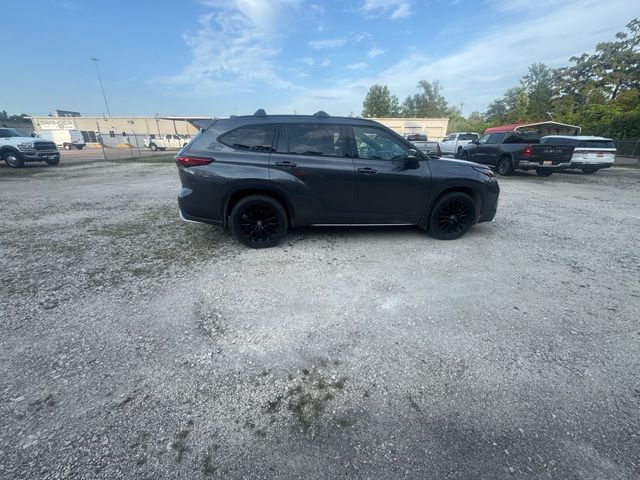 2023 Toyota Highlander L photo 10