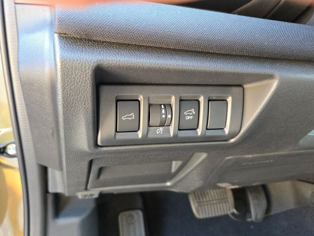 2025 Subaru Outback Premium photo 17