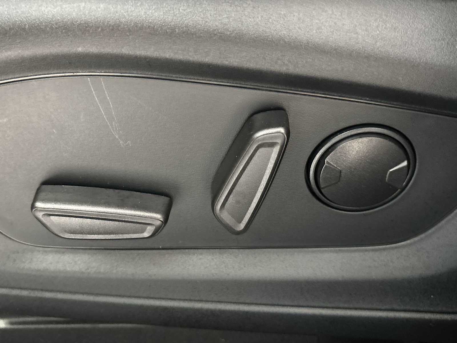 2022 Ford Explorer ST-Line photo 30