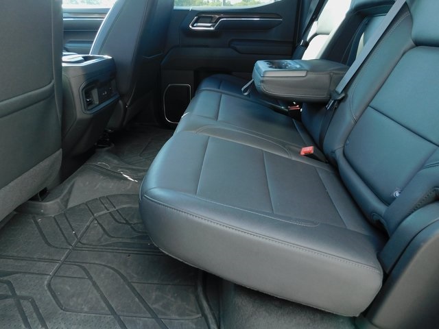 2024 Chevrolet Silverado 1500 RST photo 17