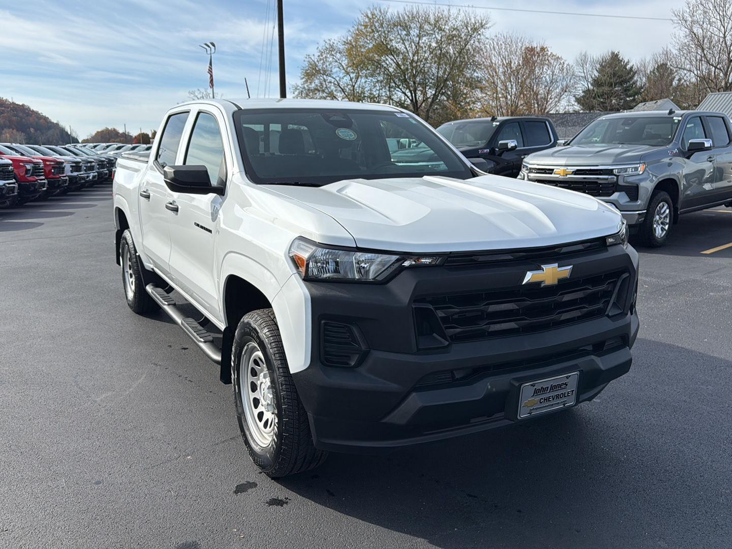 2024 Chevrolet Colorado Work Truck photo 2