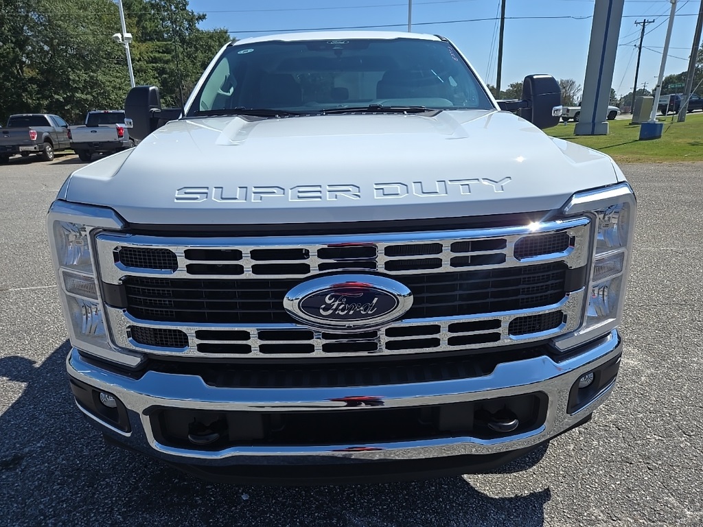 2026 Ford F-250 XLT photo 2