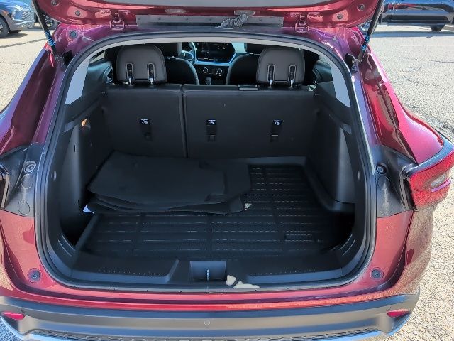 2025 Chevrolet Trax LT photo 15