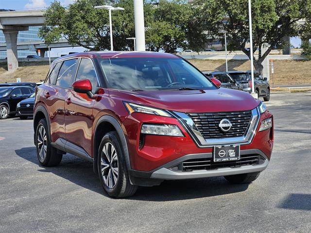 2022 Nissan Rogue SV photo 2