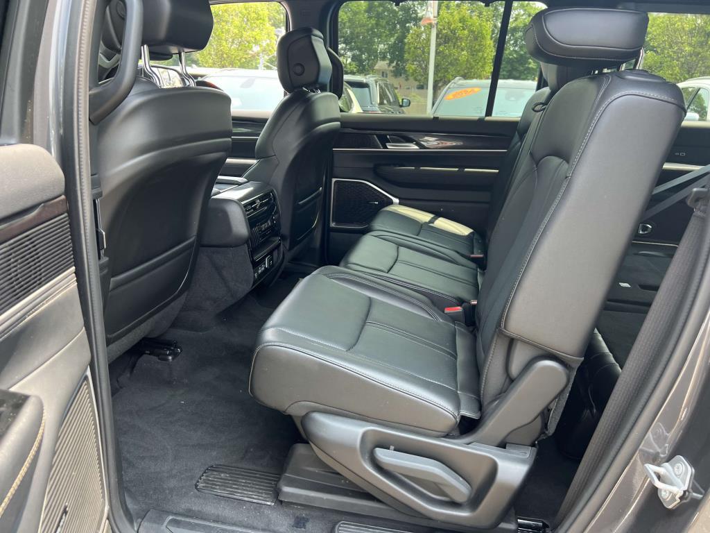 2024 Jeep Wagoneer Series I photo 11
