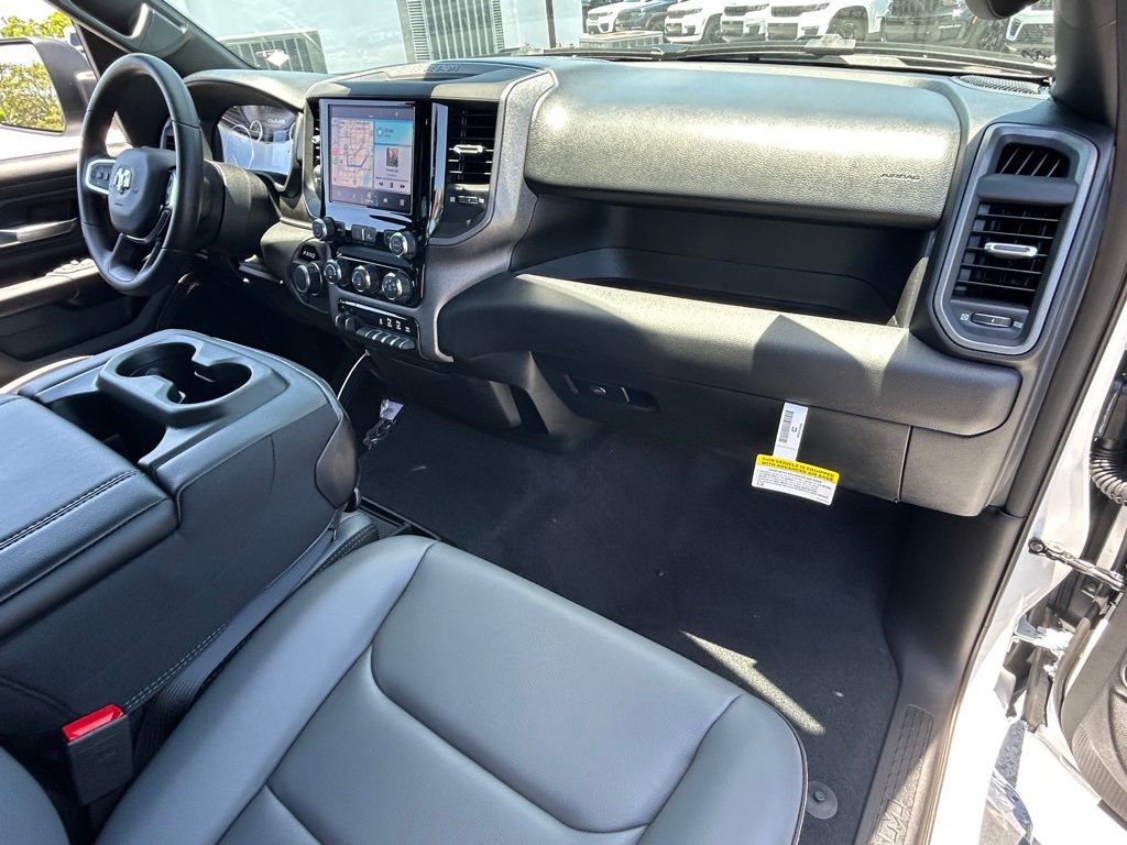2025 Ram 1500 Tradesman photo 13