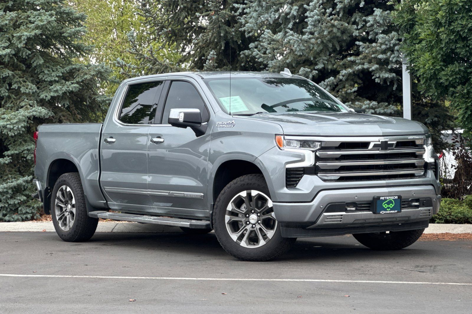 2024 Chevrolet Silverado 1500 High Country photo 2
