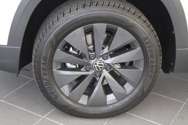 2024 Volkswagen Taos S photo 10