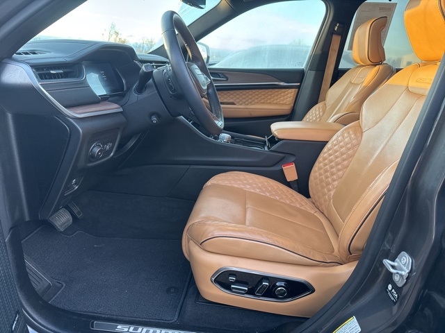 2022 Jeep Grand Cherokee L Summit photo 3