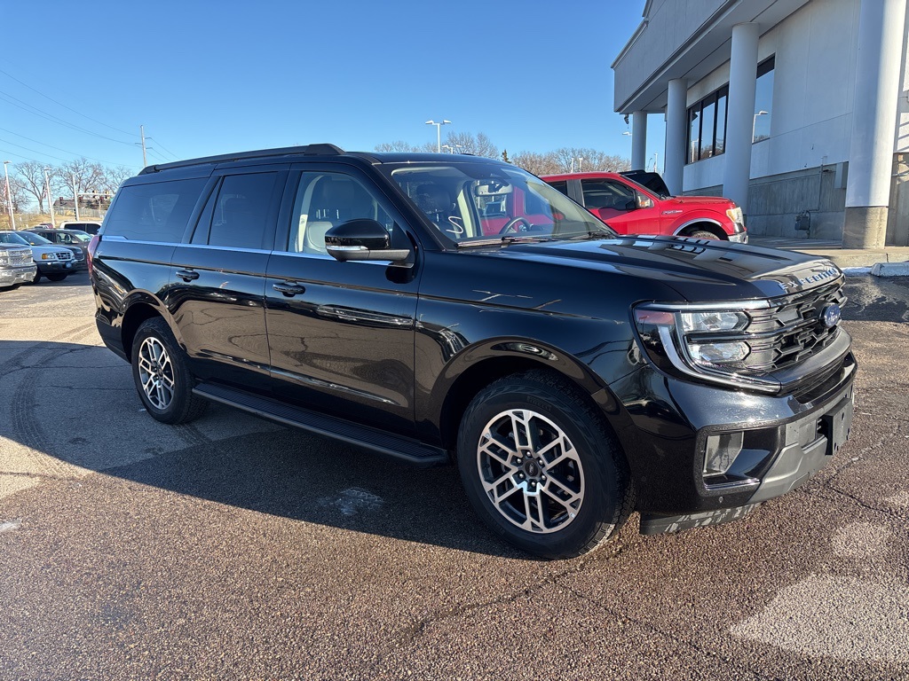 2025 Ford Expedition Active's photo