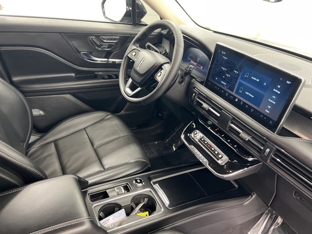 2023 Lincoln Corsair Standard photo 24