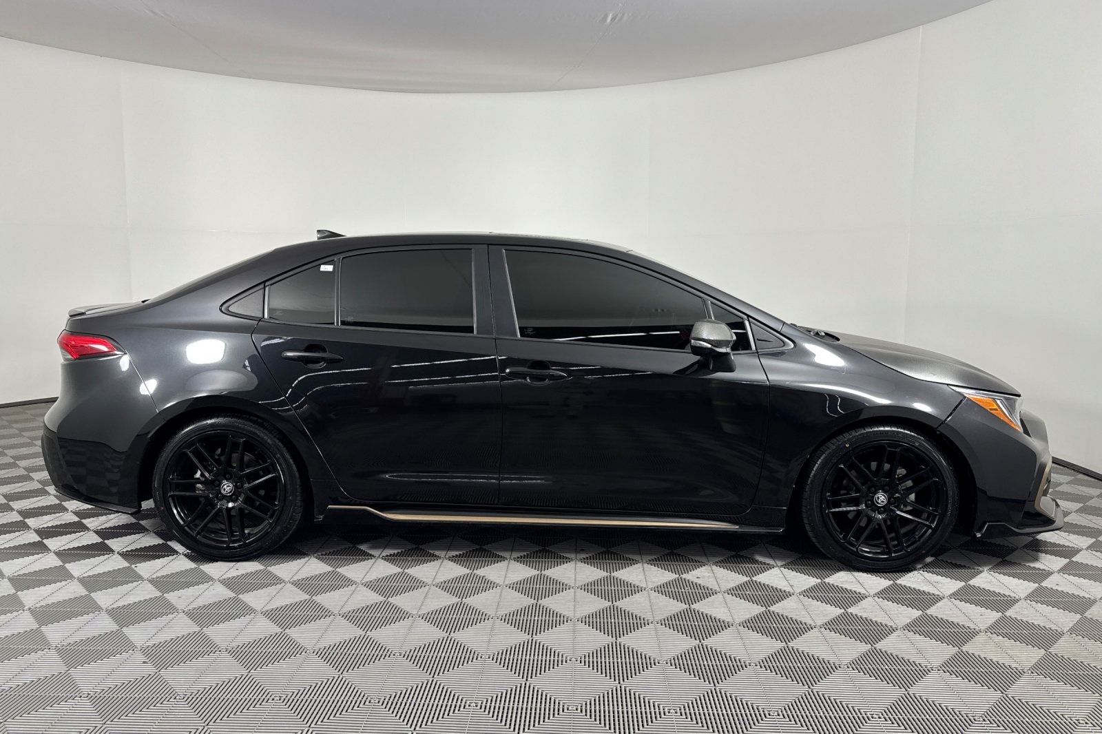 2021 Toyota Corolla XSE photo 3